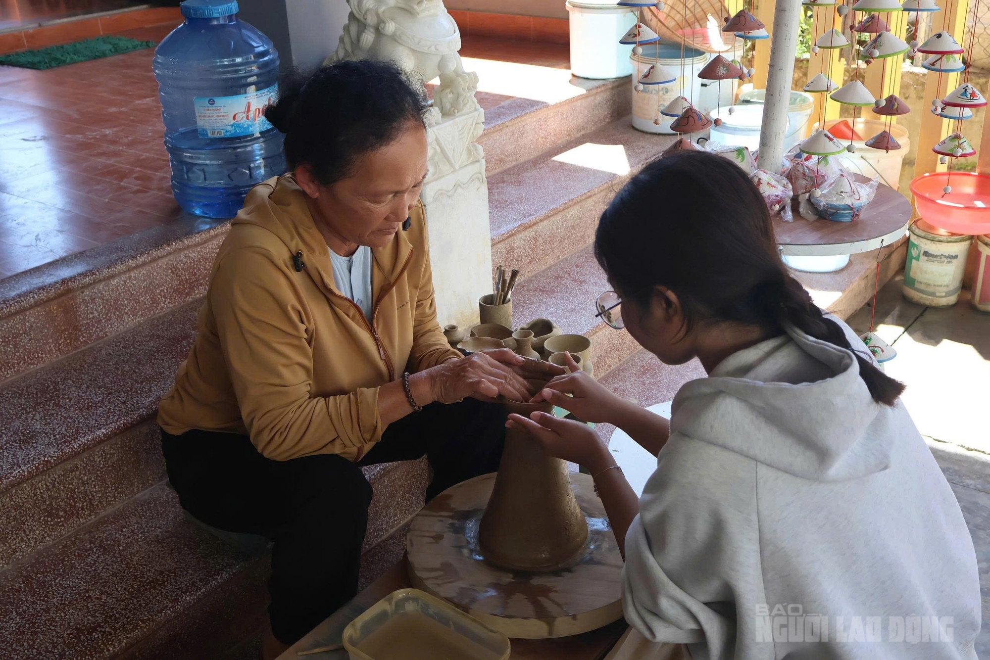 Làng gốm Thanh Hà , điểm đến văn hóa trải nghiệm đặc sắc ở Đà Nẵng - Ảnh 1.