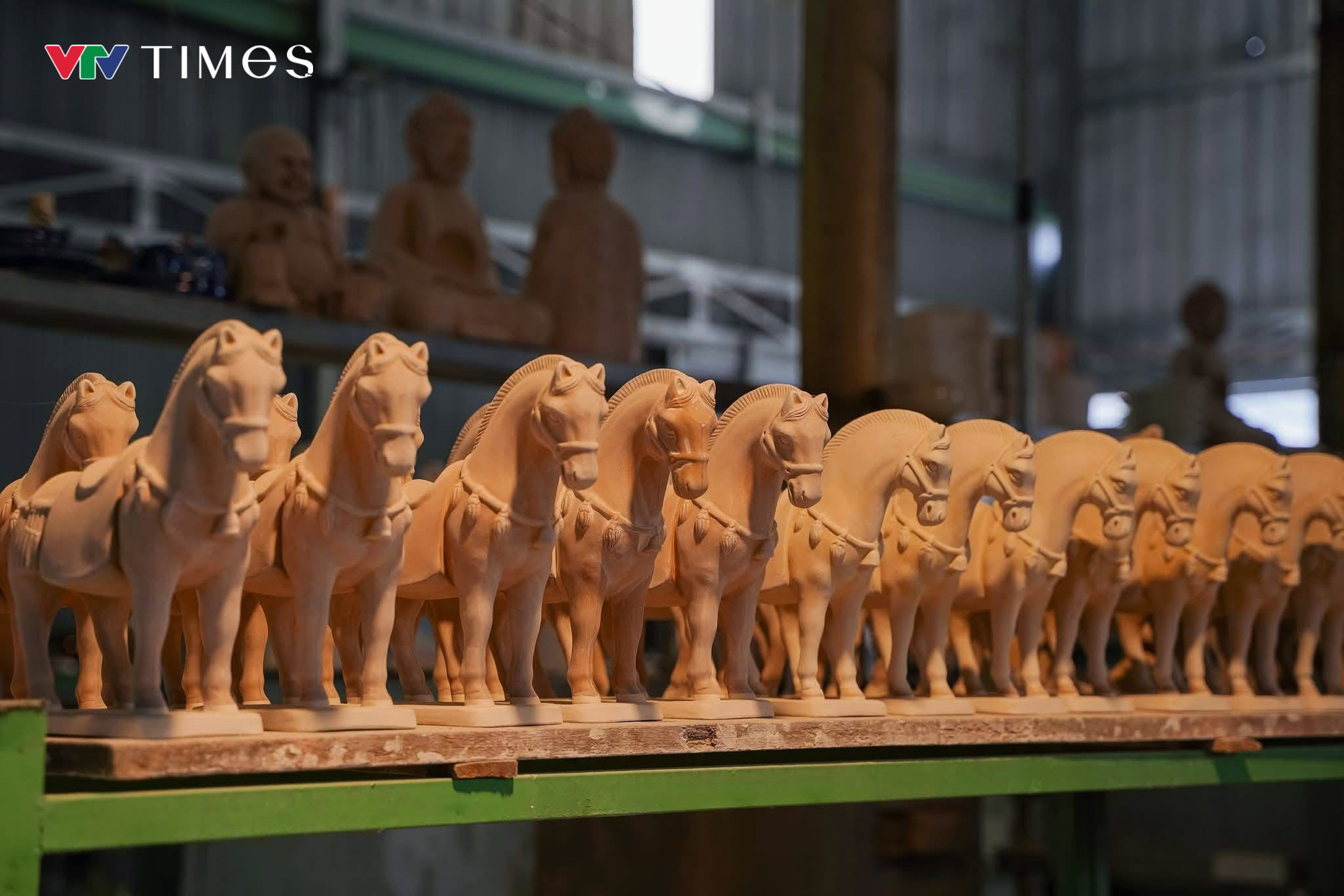 Làng nghề ở TP Hồ Chí Minh sôi động vào mùa Tết- Ảnh 1.