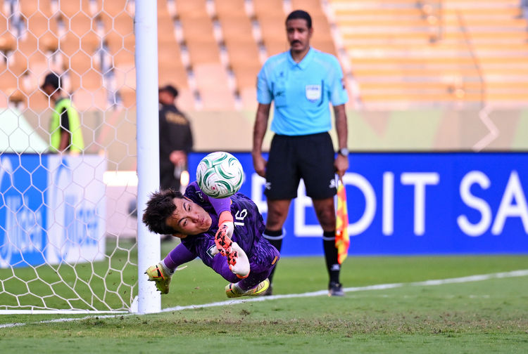 Li Hao tu ghe du bi o Tay Ban