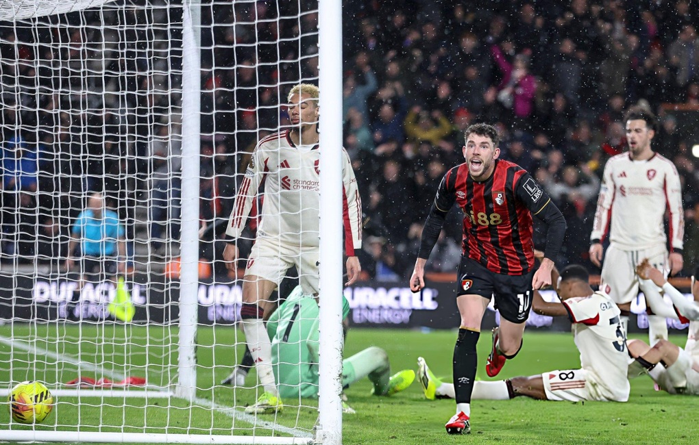 Liverpool gục ngã trước Bournemouth ở phút cuối - 1