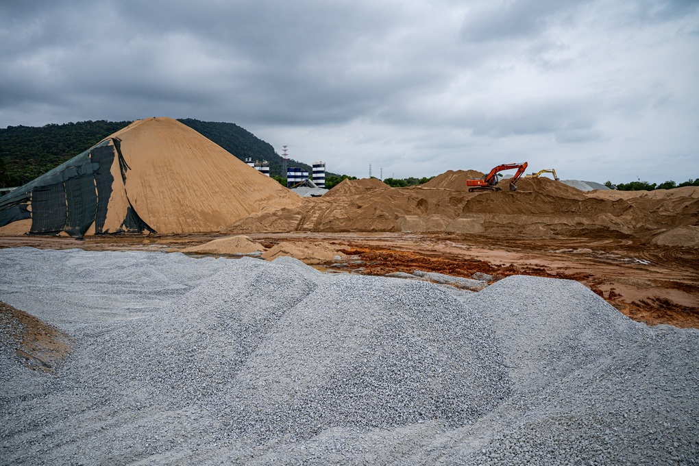 Lo thiếu nguồn cung vật liệu thi công dự án APEC ở Phú Quốc, nhất là đá dăm - 1