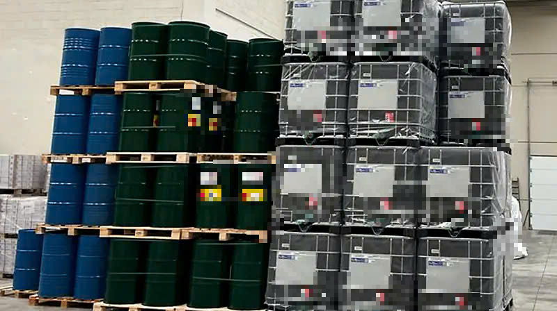 Loạt container hóa chất... mắc kẹt vì luật có hiệu lực nhưng thiếu văn bản hướng dẫn 1 Loạt container hóa chất... mắc kẹt vì luật có hiệu lực nhưng thiếu văn bản hướng dẫn - Ảnh 1.