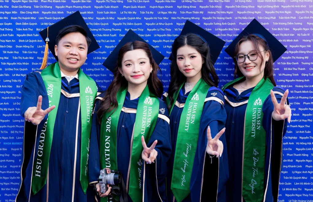 Loạt sinh viên tại TPHCM vừa tốt nghiệp đã có lương hơn 20 triệu đồng/tháng - 1