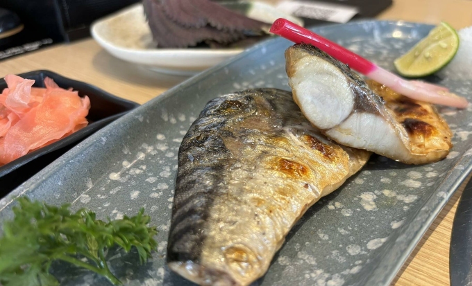 Chế độ ăn keto ưu tiên chất béo từ cá béo, quả bơ. Ảnh: Anh Chi