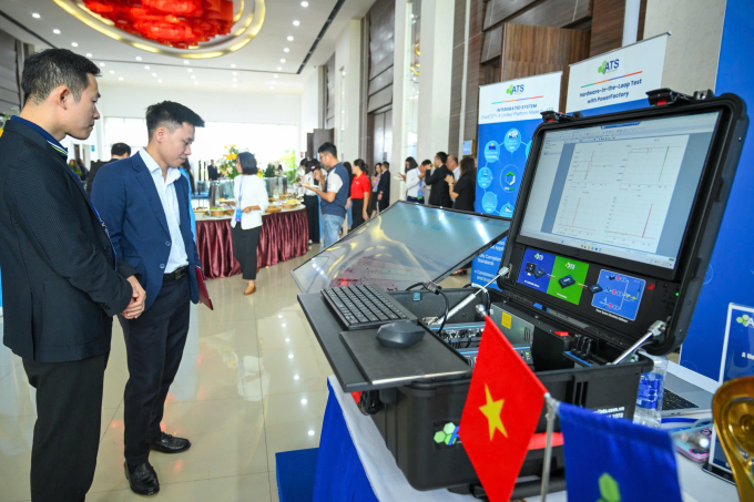 Sản phẩm công nghệ do kỹ sư Việt phát triển được trưng bày tại Tuần lễ số quốc tế Việt Nam 2025. Ảnh: Giang Huy