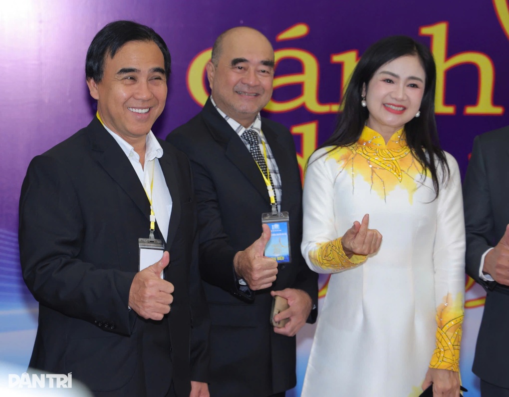 MC Quyền Linh: Nhiều đạo diễn mời con gái đóng phim nhưng tôi từ chối - 1