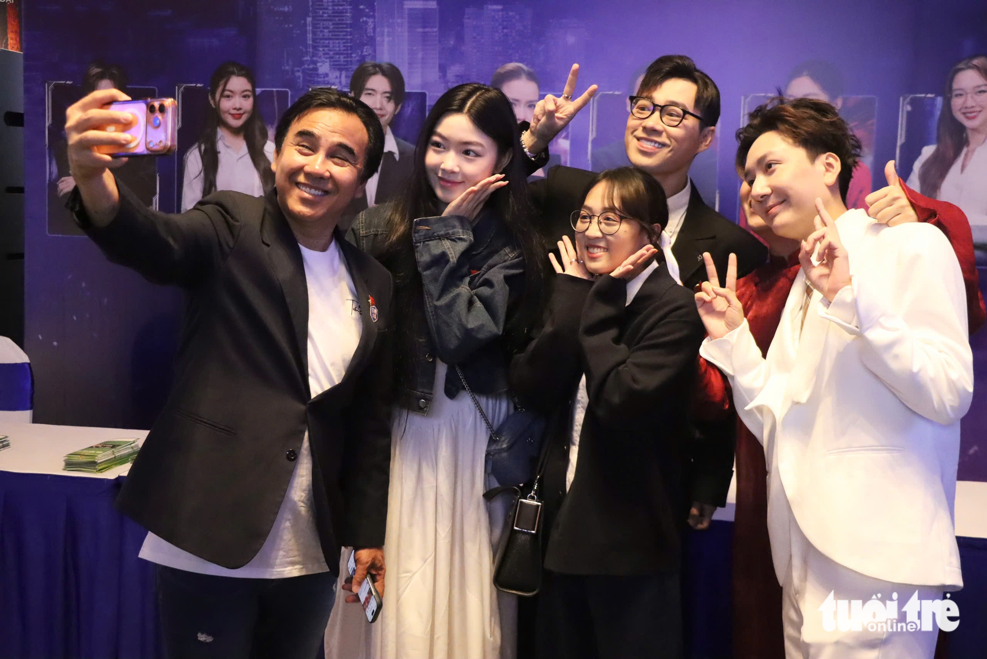 MC Quyền Linh cùng giới trẻ ‘thoát bẫy’ ma túy thời 4.0 1 MC Quyền Linh cùng giới trẻ ‘thoát bẫy’ ma túy thời 4.0 - Ảnh 1.