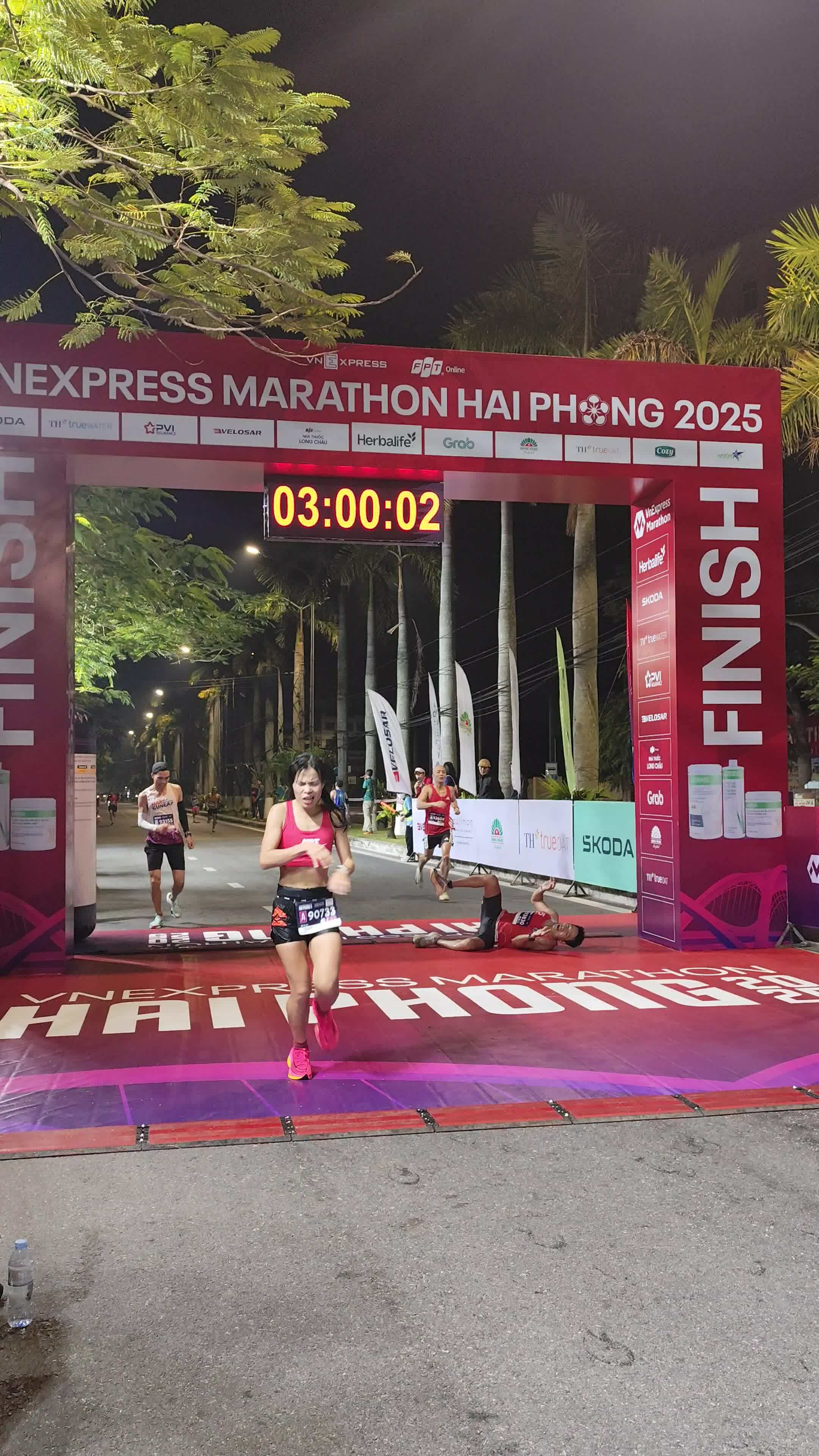 Hụt sub3 hai giây, nữ runner chọn VM All-Star phục thù