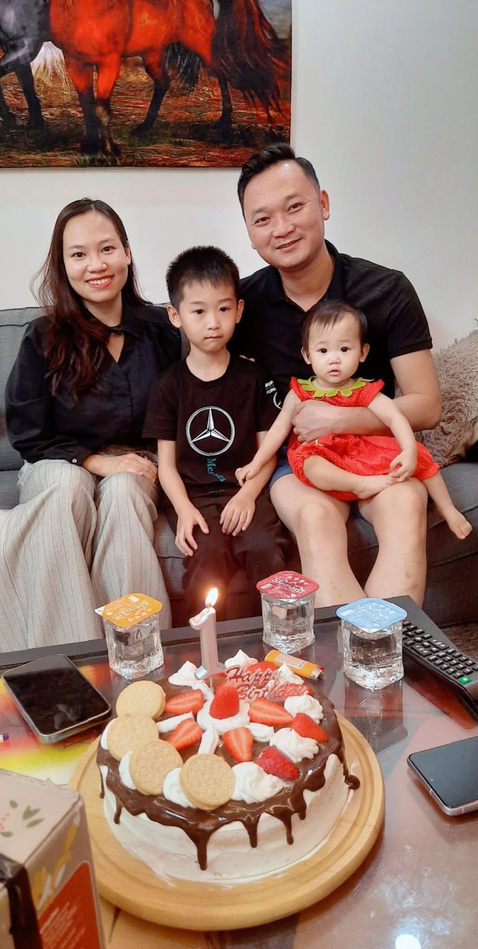 Gia đình chị Huyền. Ảnh: NVCC.