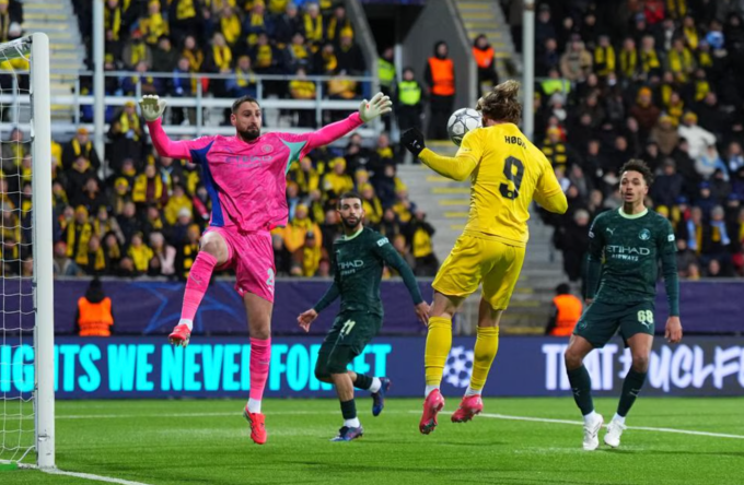 Kasper Hogh đánh đầu mở tỷ số trong trận Bodo/Glimt thắng Man City 3-1 ở lượt bảy vòng bảng Champions League ngày 20/1/2026. Ảnh: UEFA
