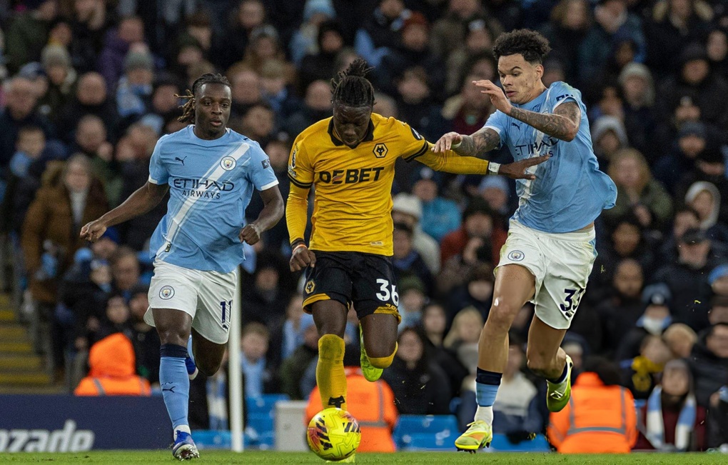 Man City thổi lửa cho đại chiến Arsenal với Man Utd - 1