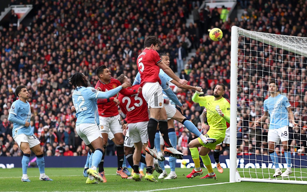 Man Utd hạ gục Man City tại Old Trafford - 1