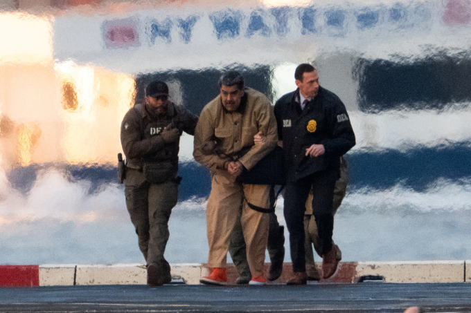 Ông Maduro được đưa tới tòa án ở New York bằng trực thăng ngày 5/1. Ảnh: Reuters