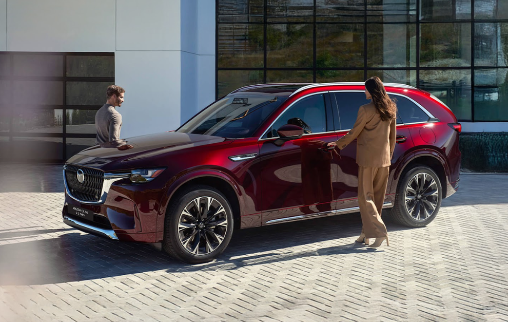 Mazda nhận đặt hàng mẫu SUV Flagship CX-90 2.5 PHEV cao cấp mới tại Việt Nam - 1
