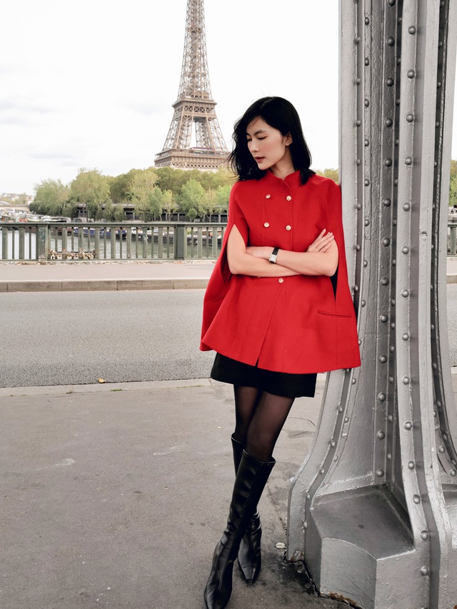 Mềm mại và ấm áp, áo choàng poncho ‘chiều lòng’ mọi quý cô sành điệu- Ảnh 2. Mềm mại và ấm áp, áo choàng poncho ‘chiều lòng’ mọi quý cô sành điệu- Ảnh 2.