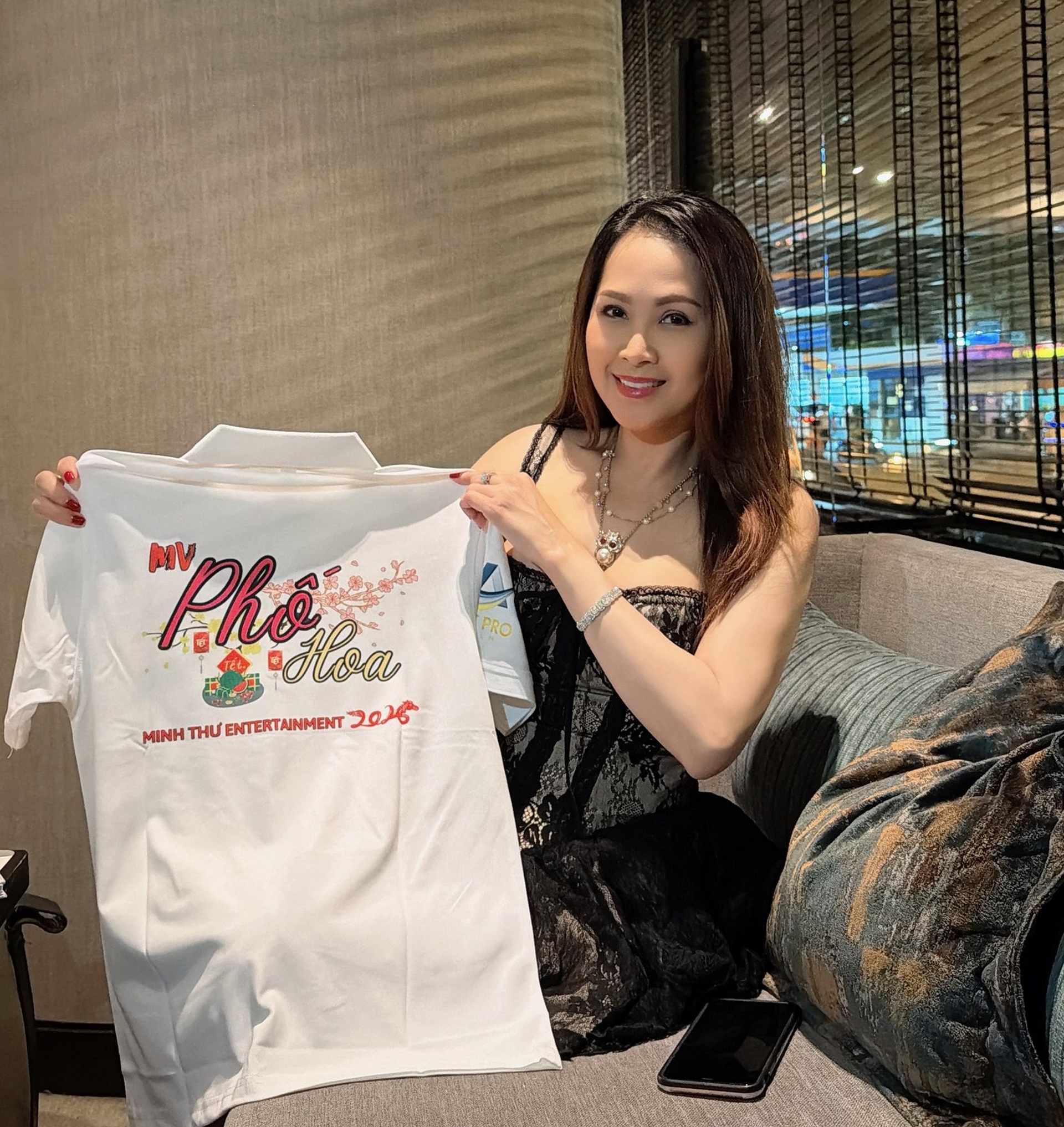 Minh Thư phim Gái nhảy: Sống kín tiếng, sắc vóc nóng bỏng tuổi 50 gây sốt - 1