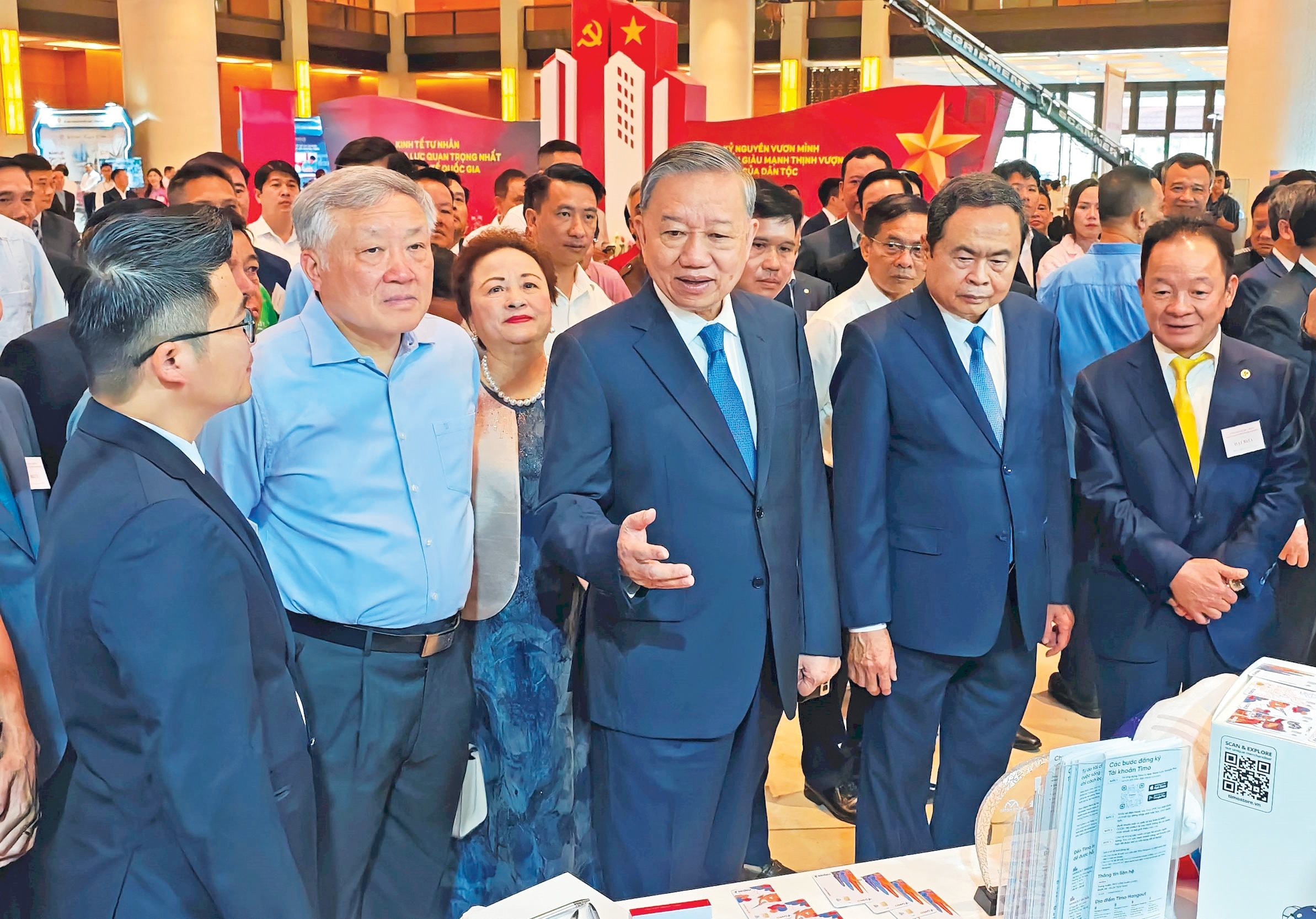 Mở đường phát triển đất nước - Ảnh 1. Mở đường phát triển đất nước - Ảnh 1.