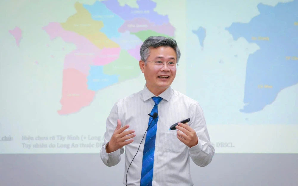 Chuyên gia Đỗ Thiên Anh Tuấn, Trường Chính sách công và Quản lý Fulbright Việt Nam. DTATuan.jpg