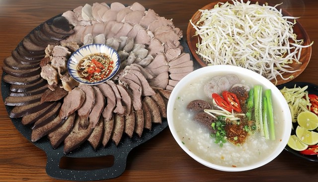 Món cháo vạn người mê ngày lạnh: Chuyên gia chỉ rõ 5 nhóm người né gấp nếu không muốn nhập viện 1 Mê mẩn cháo lòng đầu hành nhưng lại "ngó lơ" nội tạng, giới trẻ bàng hoàng trước lời cảnh báo từ chuyên gia y tế: Ăn sao cho đúng?