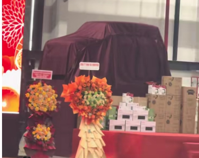 Một công ty tại TPHCM tặng ô tô cho nhân viên tại tiệc tất niên 1 Một công ty tại TPHCM gây sốc với tiệc tất niên và quà khủng - Ảnh 1.