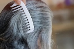 Tóc bạc hé lộ cách cơ thể đối phó với ung thư ra sao?