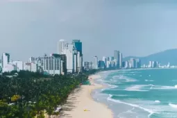 Biển Đà Nẵng, phố cổ Hội An xuất hiện trong phim Hàn Quốc gây sốt