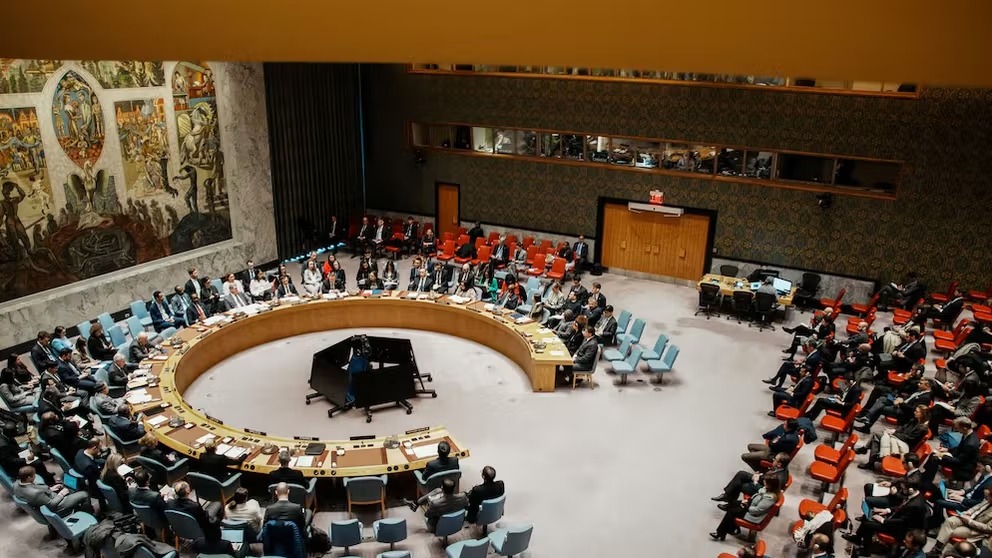 Mỹ đặt “mọi phương án lên bàn”, Iran cảnh báo 