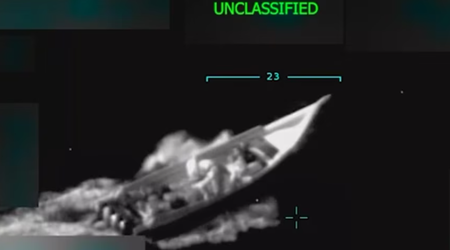 Mỹ dùng 'máy bay giả dân sự' tấn công tàu nghi buôn ma túy? 1 Mỹ dùng 'máy bay giả dân sự' tấn công tàu nghi buôn ma túy? - Ảnh 1.