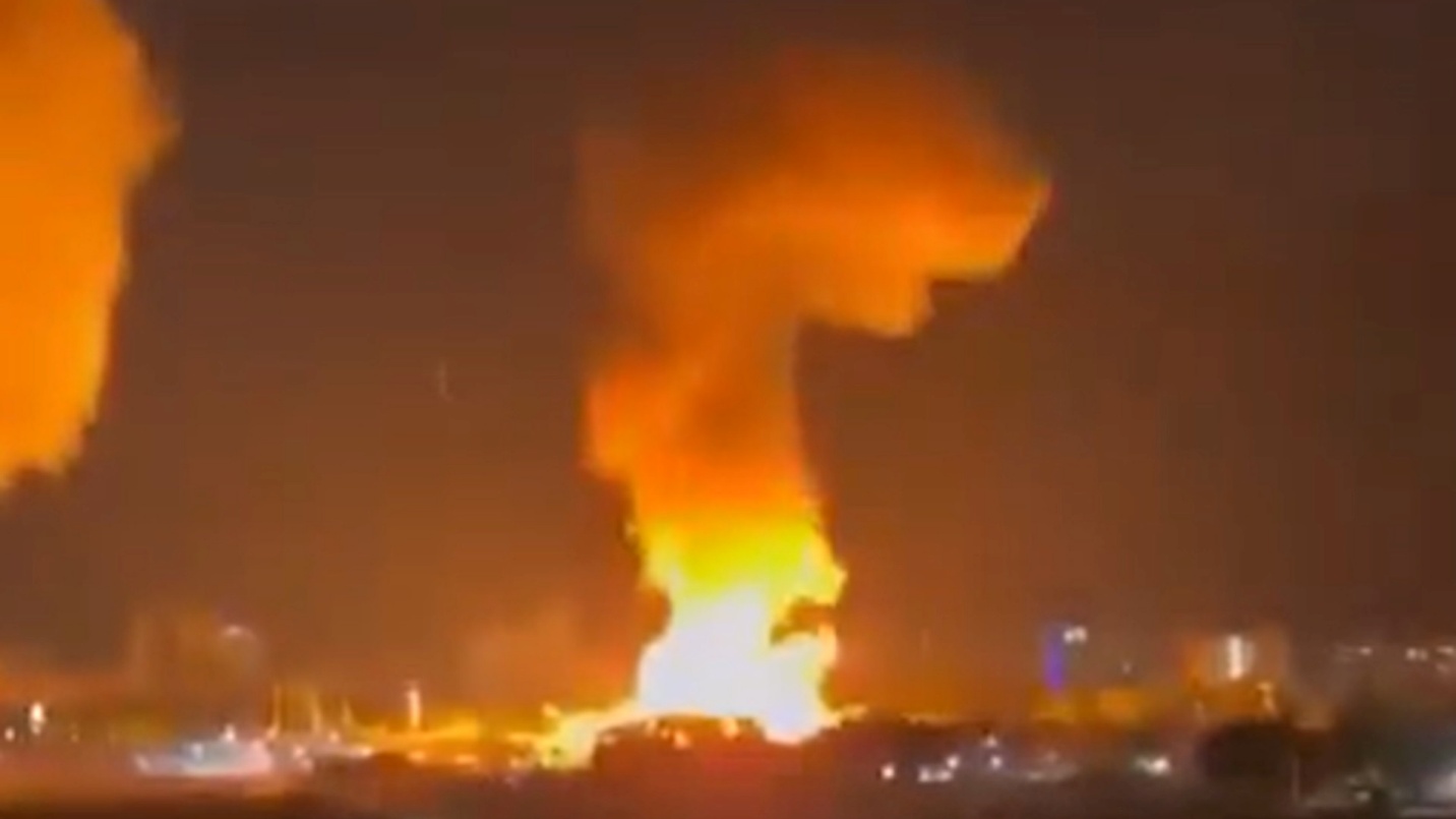 Mỹ dùng máy bay tự sát trong vụ bắt tổng thống Venezuela - Ảnh 1. Mỹ dùng máy bay tự sát trong vụ bắt tổng thống Venezuela - Ảnh 1.