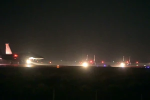 Mỹ vừa bỏ trừng phạt vừa cấm dân Syria nhập cảnh, đằng sau là gì?