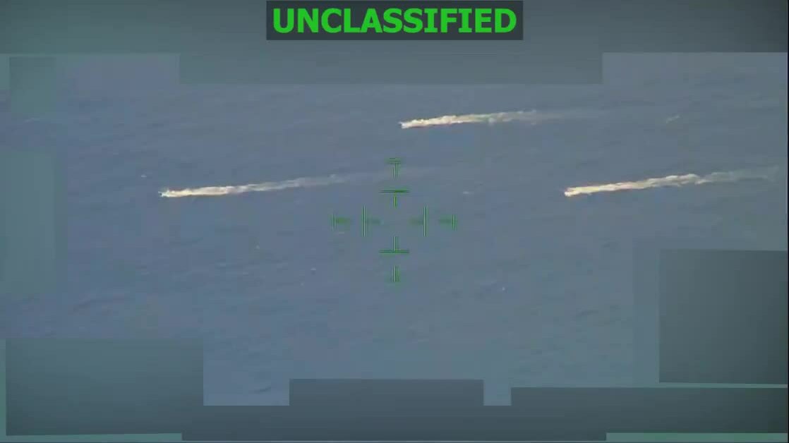 Quân đội Mỹ lần đầu không kích 'đoàn xuồng ma túy'