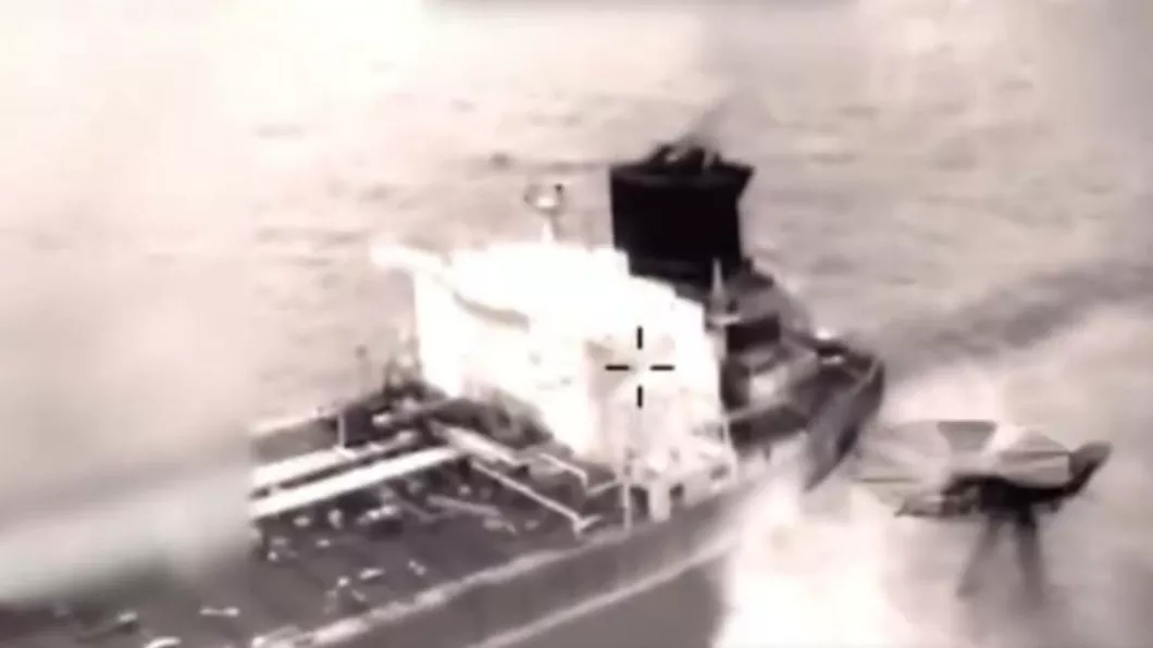 Mỹ tiếp tục tuyên bố đột kích và bắt một tàu chở dầu ở vùng biển Caribe 1 Mỹ tiếp tục truy bắt thêm tàu chở dầu - Ảnh 1.