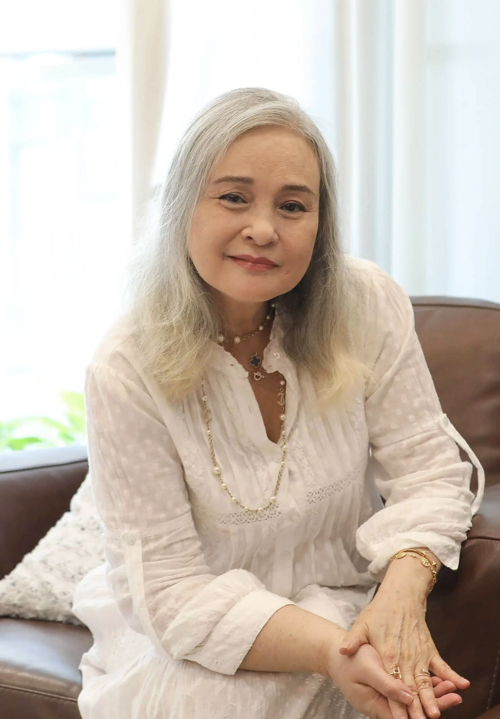 NSND duy nhất được mệnh danh “đẹp nhất thế kỷ”, bạc trắng cả đầu vẫn tươi trẻ khó tin- Ảnh 3.