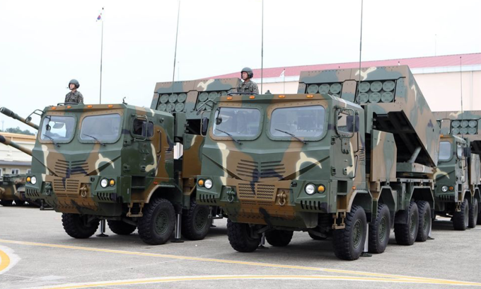Pháo phản lực K239 Chunmoo của Hàn Quốc hồi năm 2019. Ảnh: Korea Times