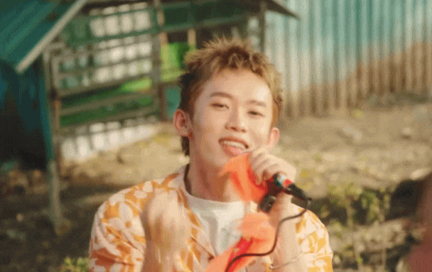 Nam ca sĩ Vbiz làm mọi cách cố thoát mác 