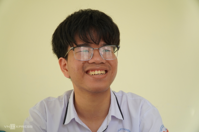 Tân thủ khoa Vật lý quốc gia Lê Duy Khánh. Ảnh: Lê Hoàng