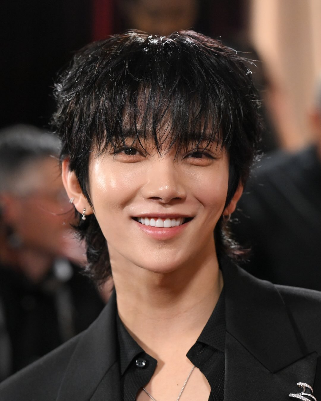 Nam thần Kpop dự Quả Cầu Vàng với Lisa lại 