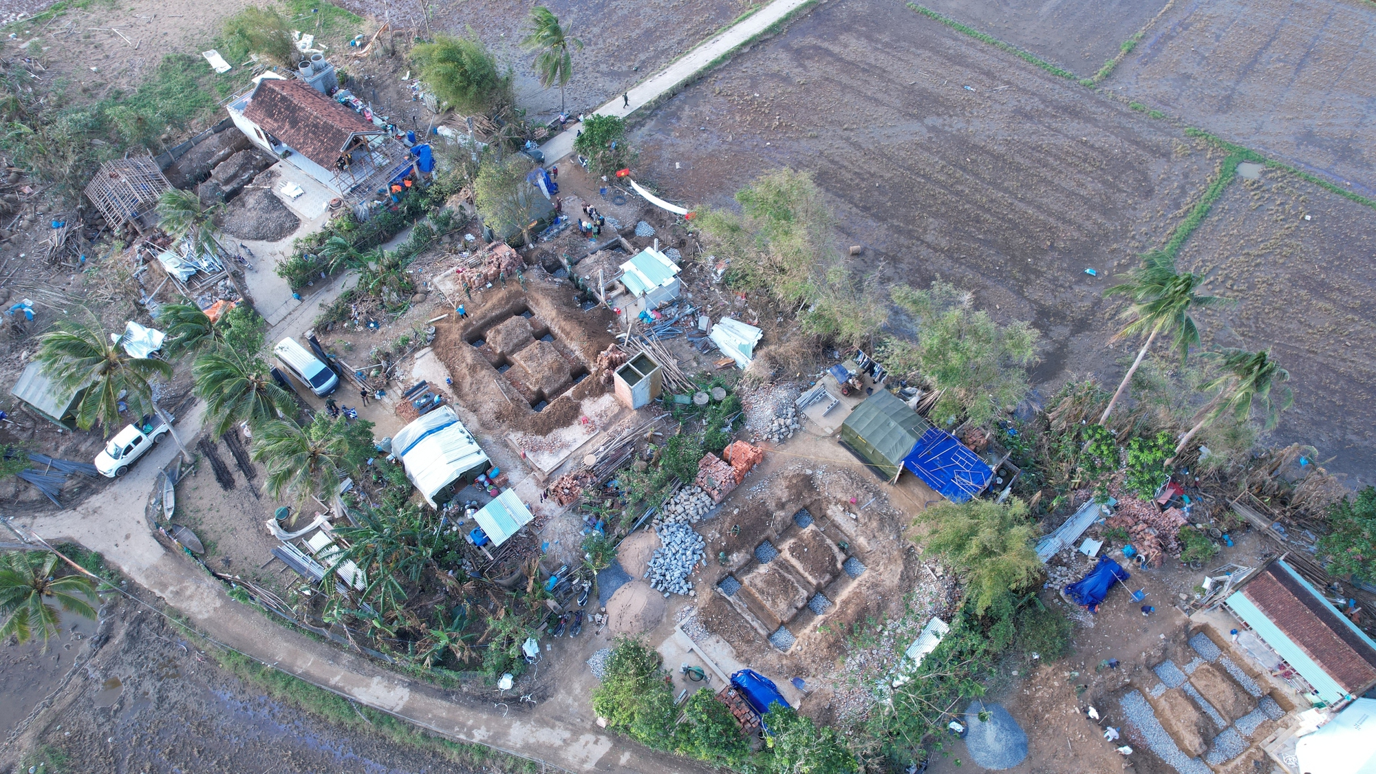 Ngắm những ngôi nhà tuyệt đẹp được 'hồi sinh' ở rốn lũ Hòa Thịnh 1 Hòa Thịnh - Ảnh 1.