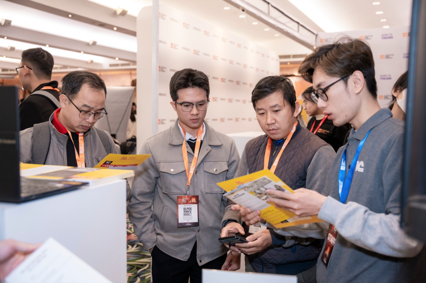 Lương nhân sự IT tiếp tục tăng, kỹ sư AI vẫn 