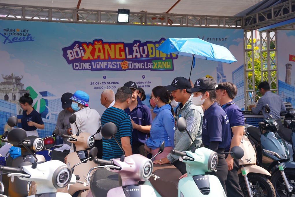 Ngày hội “Đổi xăng lấy điện” mang đến cho khách hàng loạt ưu đãi hấp dẫn - 1