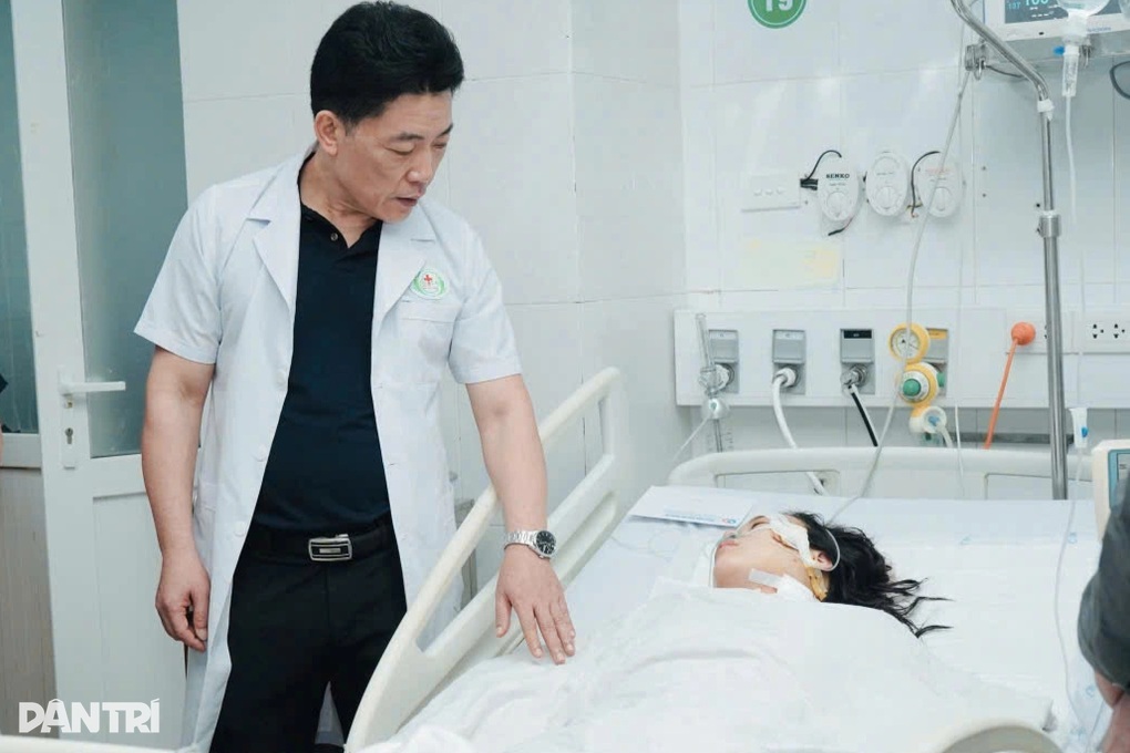 Ngày trở lại của nữ điều dưỡng từng bị đâm 11 nhát dao khi cứu trẻ sơ sinh - 1