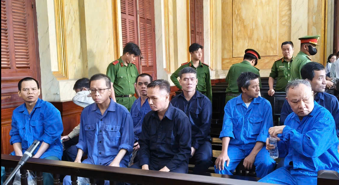 Xét xử 11 bị cáo trong vụ sai phạm nghiệm thu PCCC, thiết kế 2 công trình - Ảnh 1.
