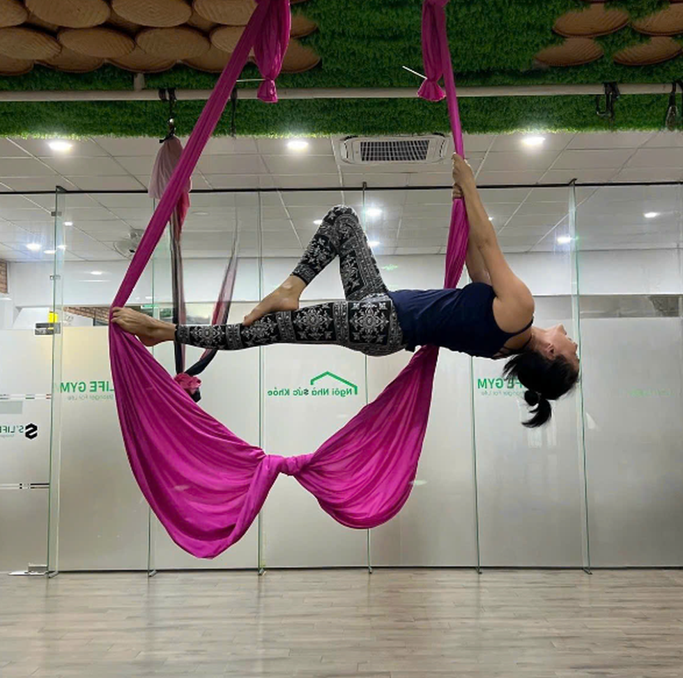 Ngọc Hiệp Cô gái xấu xí: Tuổi 62 tập yoga bay, đi phượt một mình - 1