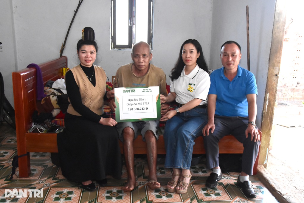 Người cha nghèo bị hoại tử chân được bạn đọc ủng hộ hơn 180 triệu đồng - 1