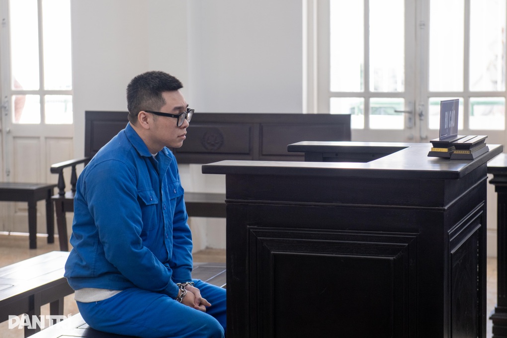 Người đàn ông hành hung cô gái ở chung cư lĩnh án 6 tháng tù - 1