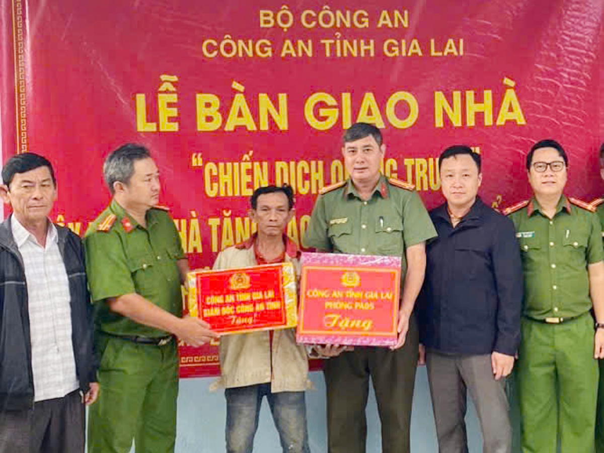 ‘Chiến dịch Quang Trung’: Người đàn ông neo đơn nhận nhà mới đầu năm- Ảnh 1.