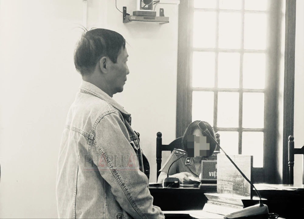 Bị cáo Tuấn ra tòa ngày 8-1. Ảnh: NHẪN NAM lam-nhuc-nguoi-khac.jpg