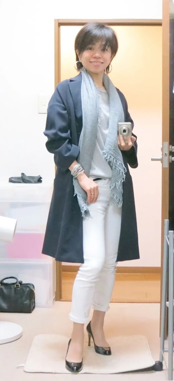 Người phụ nữ xấu xí lột xác xinh đẹp nhờ 13 năm chụp ảnh selfie để 'sửa mình'- Ảnh 2.