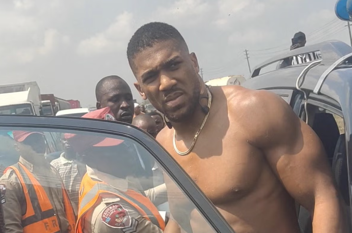 Tai nạn thảm khốc khiến 'quyền vương' suýt chết: Người thứ 2 sống sót bị truy tố- Ảnh 2.