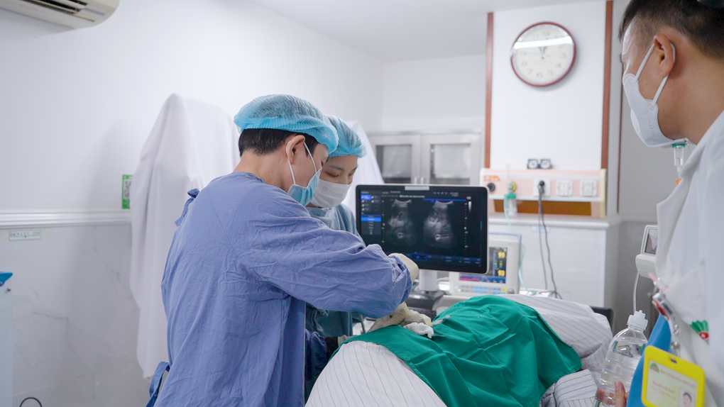 Nguy kịch vì chùm áp xe gan 11cm gây nhiễm khuẩn huyết - 2